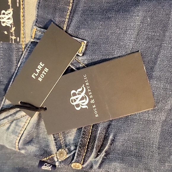 NWT Rock & Republic "Roth" Flare Blue Jeans Women's Size 4m - Picture 2 of 10